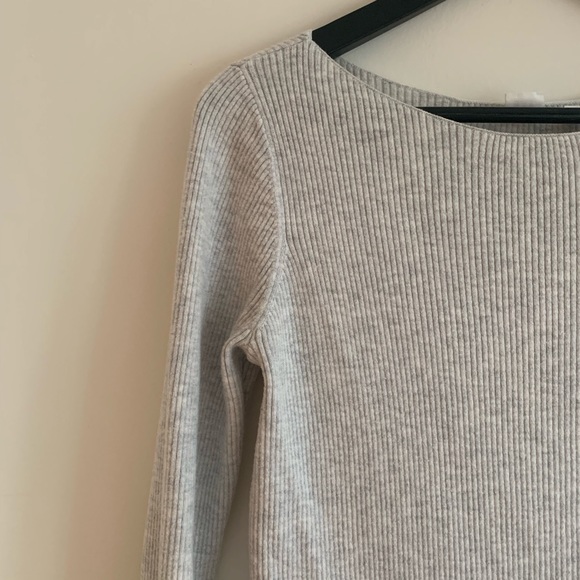 GAP Sweater - Picture 2 of 4